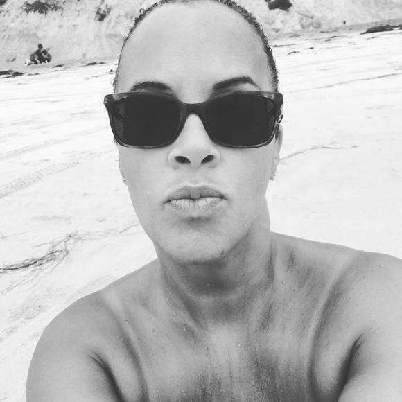 Meet your Posher, Avril - Picture 1 of 1